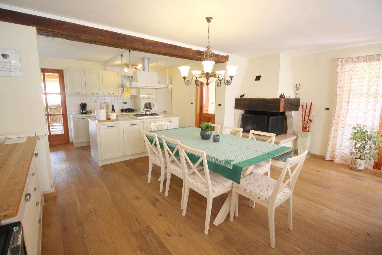 Holiday Home Valmoneda Ровінь Екстер'єр фото
