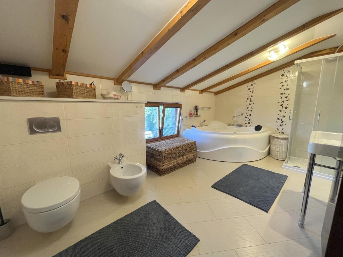 Holiday Home Valmoneda Ровінь Екстер'єр фото