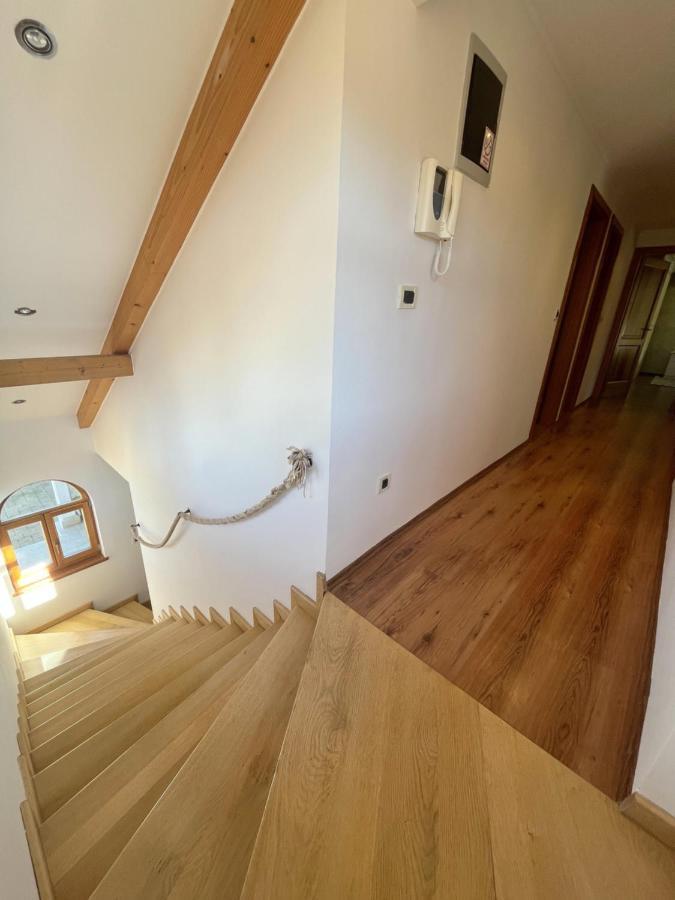 Holiday Home Valmoneda Ровінь Екстер'єр фото